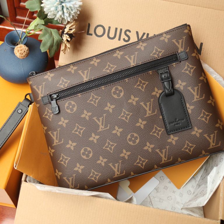 LV Clutch Bags